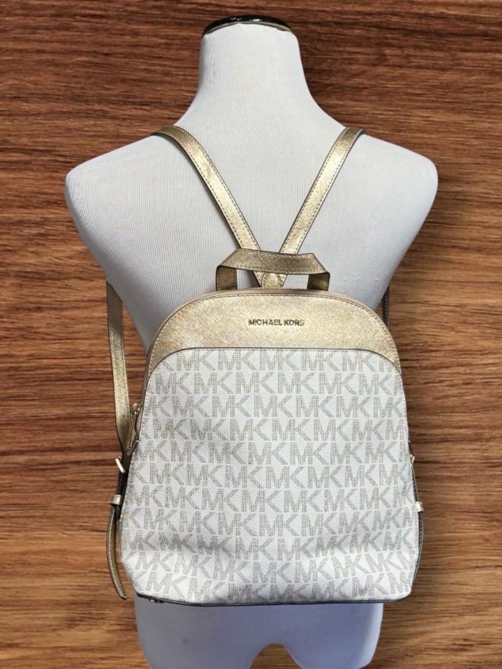 NWOT Michael Kors Emmy Signature Backpack in Vanilla/White with Pale Gold trim